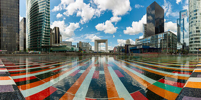 der monumetale AGAM-Brunnen, Agam-Becken, Agam-Pool, La Defense, Europas größte Bürostadt, Paris, Île-de-France, Frankreich, Europa