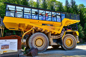 'Hauly' Besucherlastwagen, Eisenerz Tageabbau in Erzberg, Eisenerzer Alpen, Obersteiermark, Steiermark, Österreich