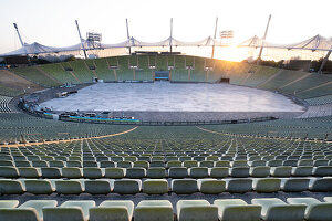 Blick auf das Olympiastadion, München, Oberbayern, Bayern, Deutschland, Europa