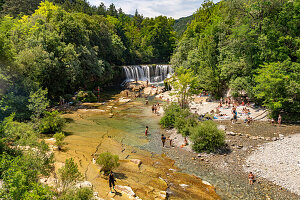 Wasserfall Cascade de la Vis am Fluss Vis bei Saint-Laurent-le-Minier, Frankreich, Europa