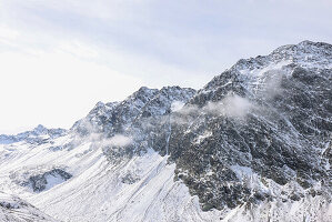 Berggipfel mit Schnee, Timmelsjoch, Tirol, Österreich