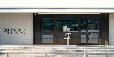 Eingang zum ehemaligen Deutschen Bundestag (Eingang I), Bonn, Deutschland