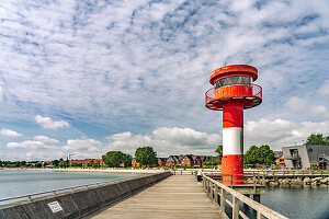 Leuchtturm Eckernförder Hafen und der Strand Eckernförde, Schleswig-Holstein, Deutschland