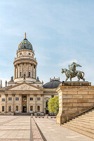 Deutscher Dom und Schillerdenkmal am Gendarmenmarkt Berlin, Deutschland