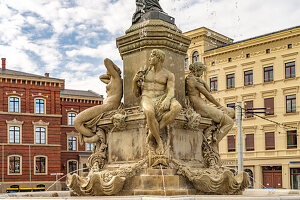 Der Brunnen Muschelminna oder Toberentzbrunnen auf dem Postplatz in Görlitz, Oberlausitz, Sachsen, Deutschland