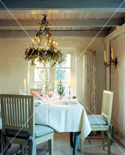 Dinning Room Decorated With Christmas Decoration Wreath