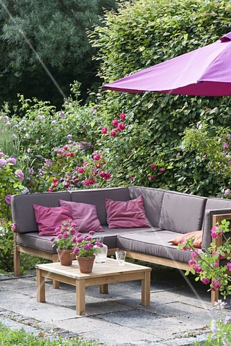 LoungeEcke auf kleiner Terrasse … Bild kaufen 12196459 Friedrich