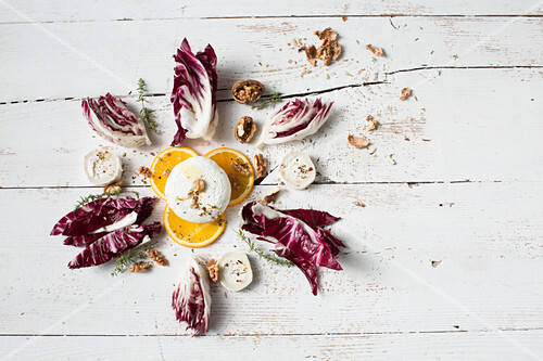 Radicchio, goat's cheese, walnuts and oranges