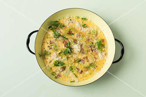 Leek and ham omelette (keto cuisine)