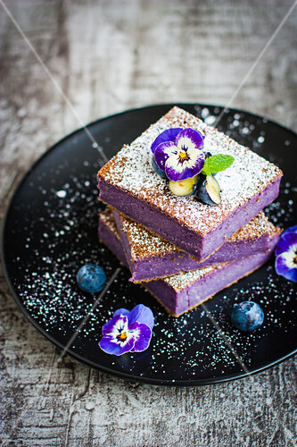 Flourless blueberry slices